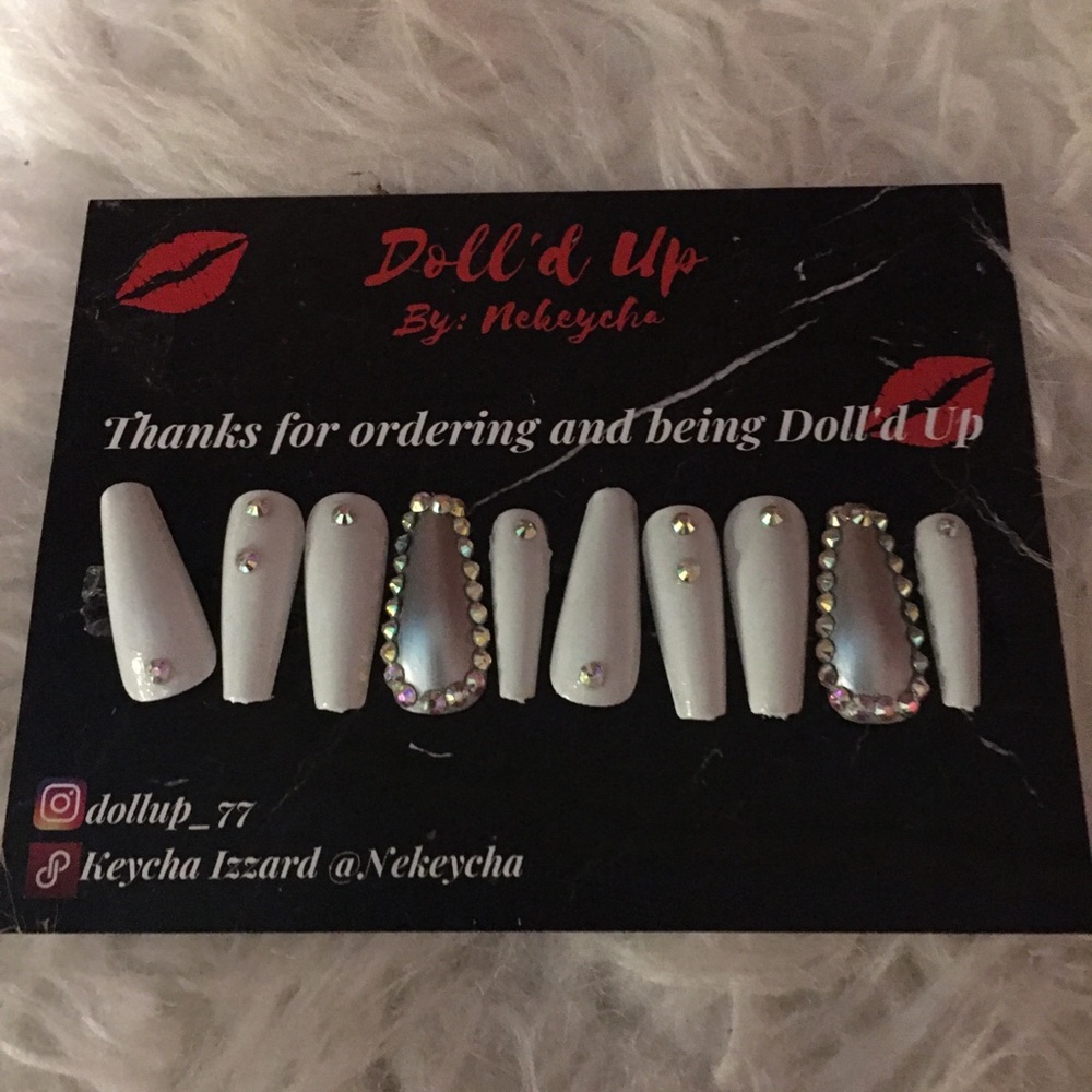 Press on nails